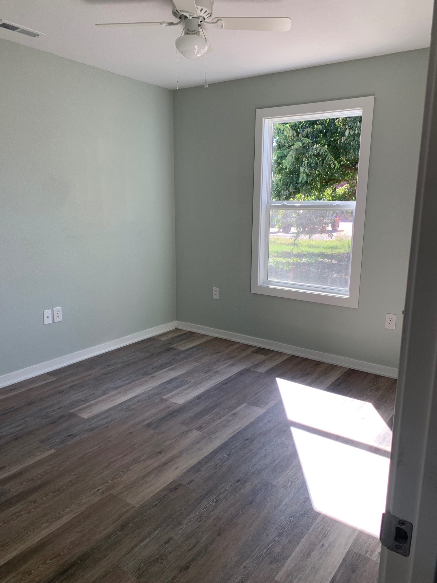 214 Grover Street property photo 11