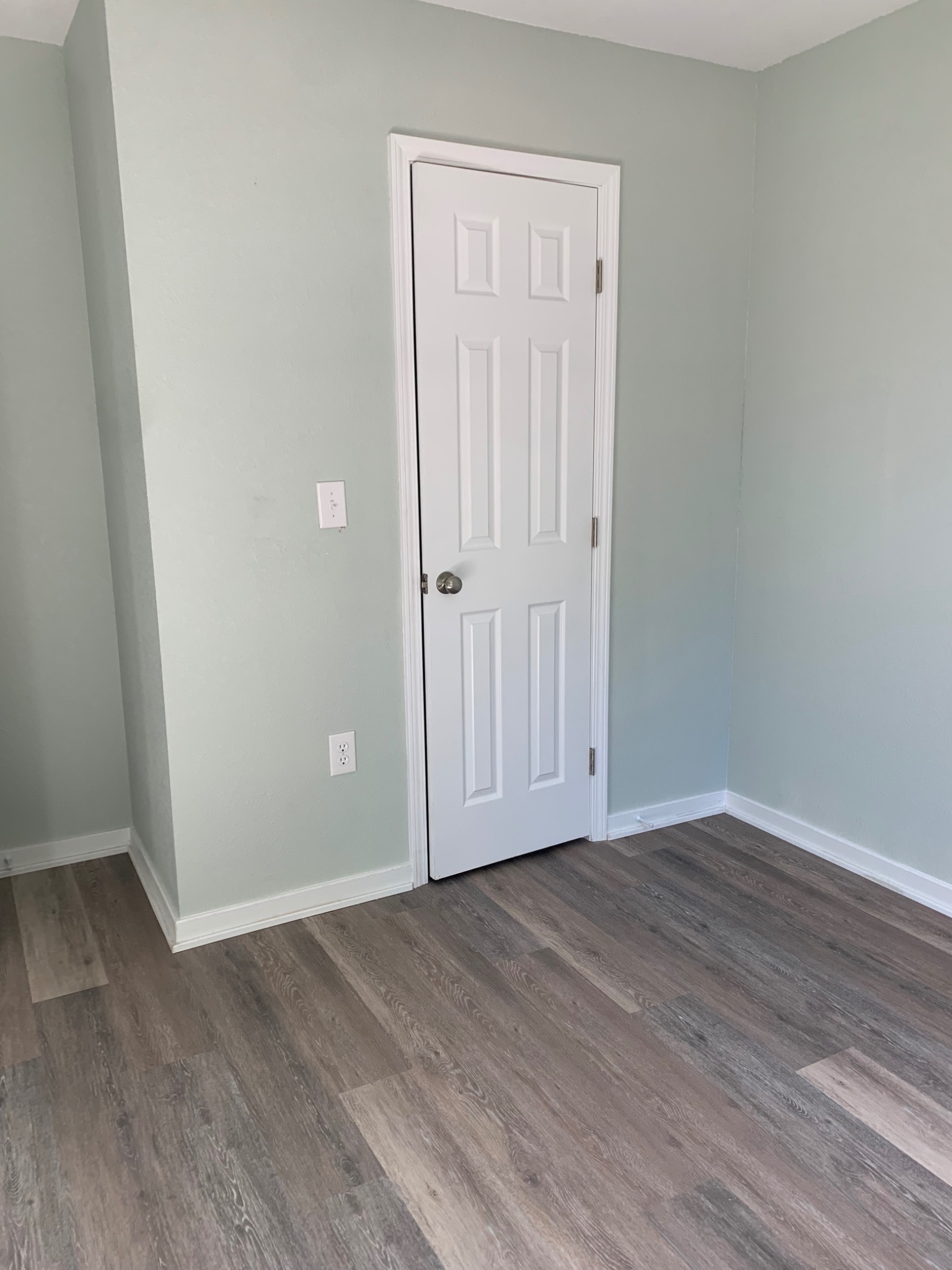 214 Grover Street property photo 12