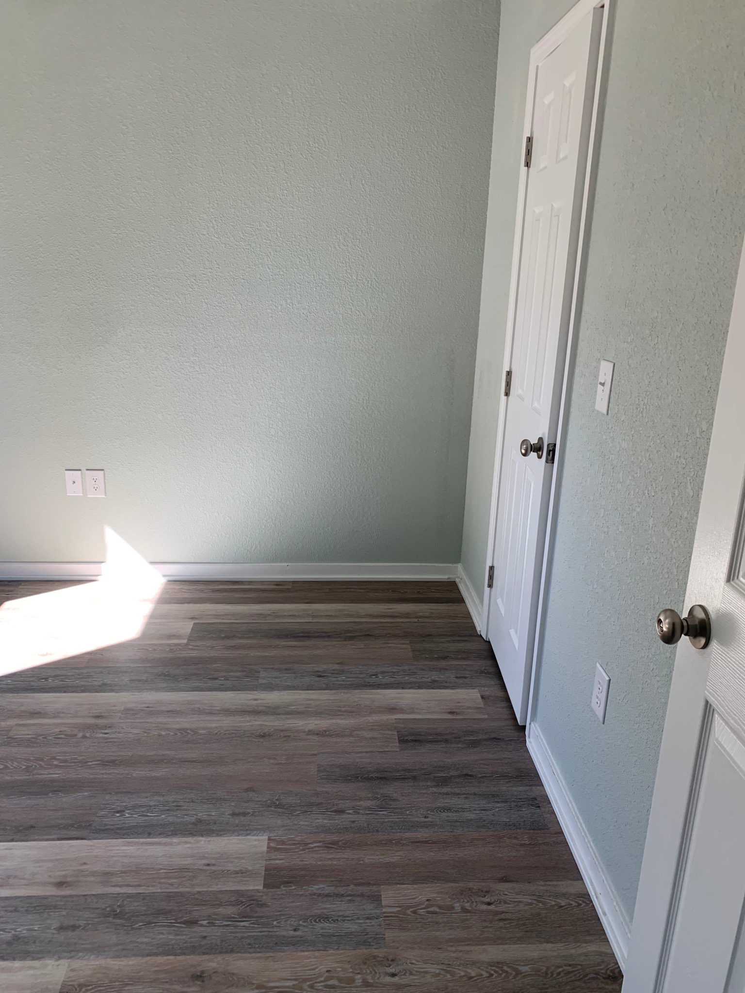 214 Grover Street property photo 15